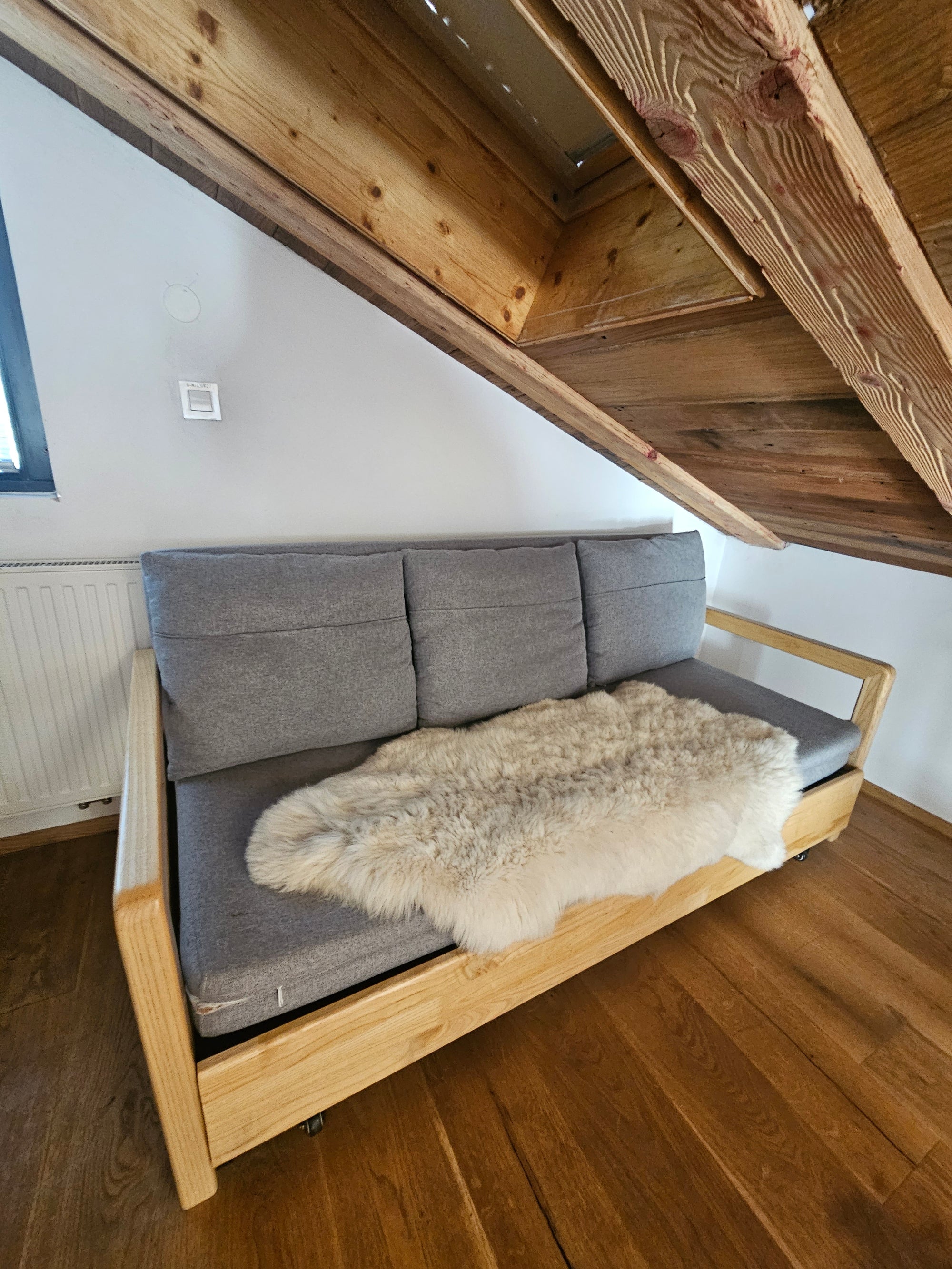 Naravna ovčja koža (cca 60x 110-120 cm)